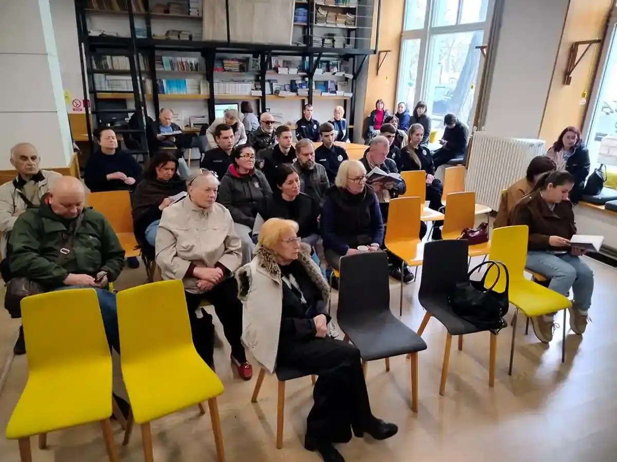 Одеський прикордонник представив повість про війну та викрадених дітей