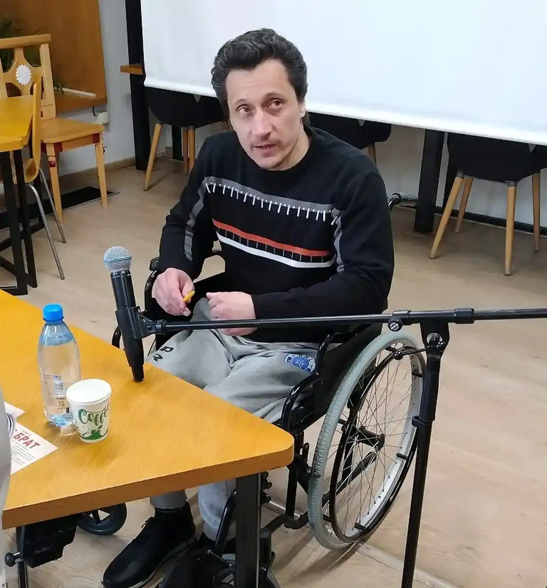 Одеський прикордонник представив повість про війну та викрадених дітей