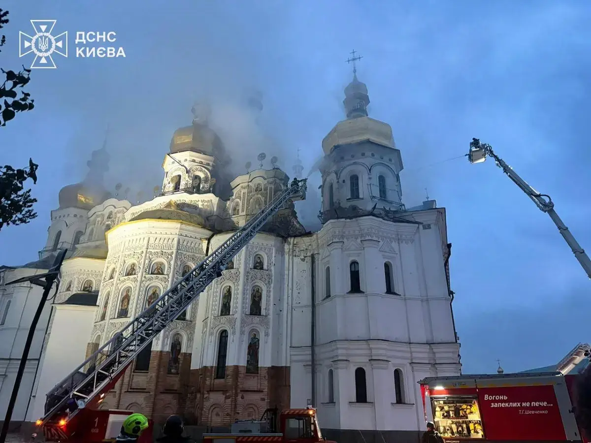 >Унаслідок ворожої нічної атаки на столицю руйнувань зазнали “Мистецький арсенал”, кіностудія Довженка та Києво-Печерська лавра Унаслідок ворожої нічної атаки на столицю руйнувань зазнали “Мистецький арсенал”, кіностудія Довженка та Києво-Печерська лавра